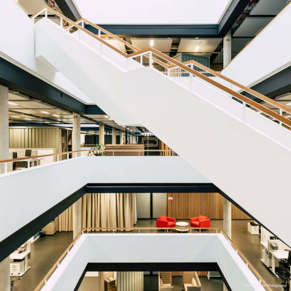 AUDI_Design_Center_roomarts_Bueroplanung_Shortcut_Lichthof