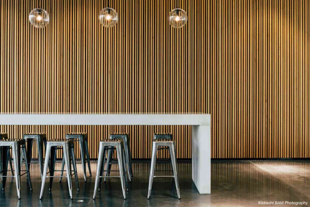 AUDI_Design_Center_roomarts_Bueroplanung_Stehbesprechung
