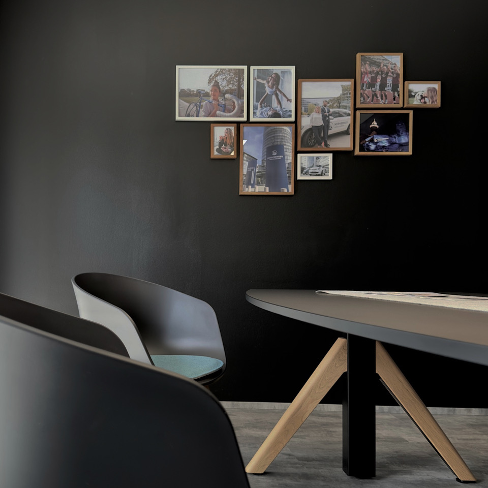 Nuernberger Versicherung Besprechungszimmer Design von roomarts