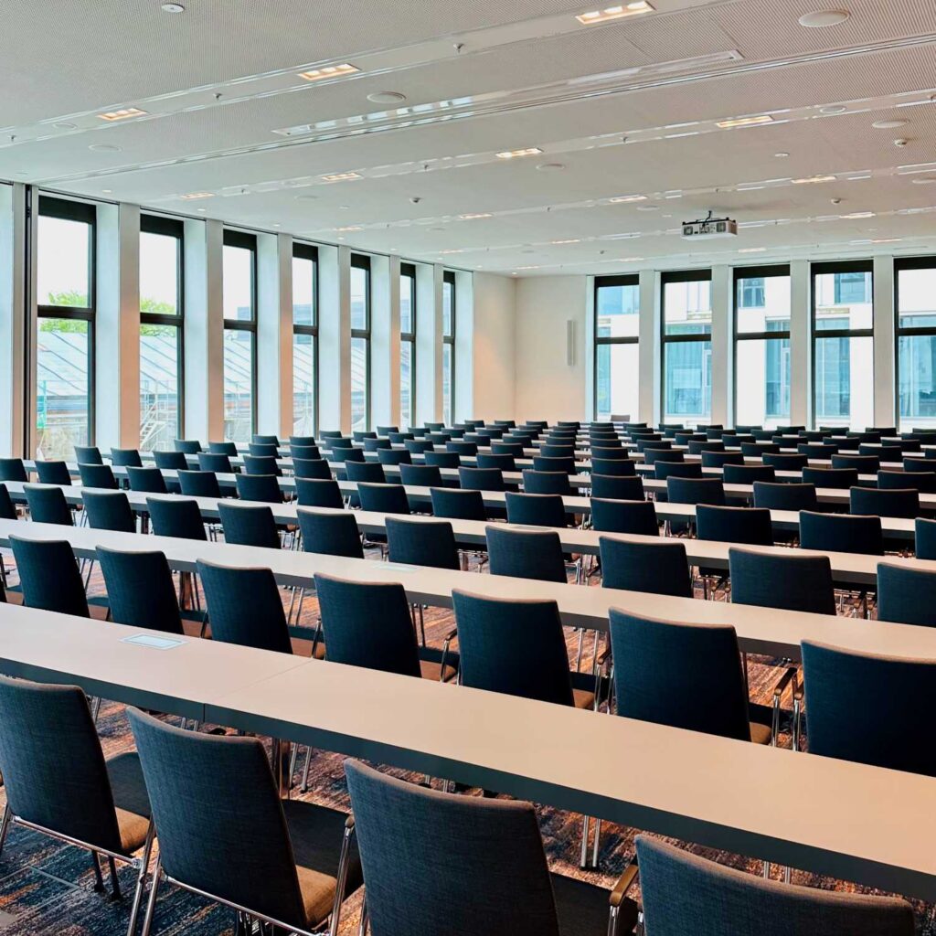 Maritim Congress Centrum Ingolstadt Besprechungsraum groß mit Konferenzbestuhlung