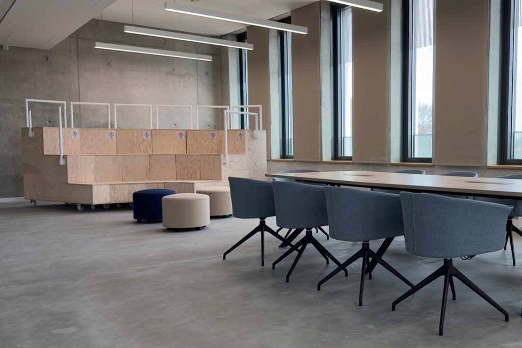 mobile Tribuene im Kavalier Dalwigk in Ingolstadt fuer efs TechHub GmbH roomarts