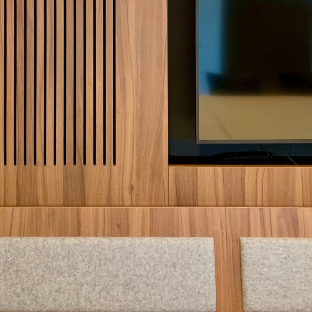 Sozialraum mit Medientechnik im Rathaus Postbauer-Heng Sitz